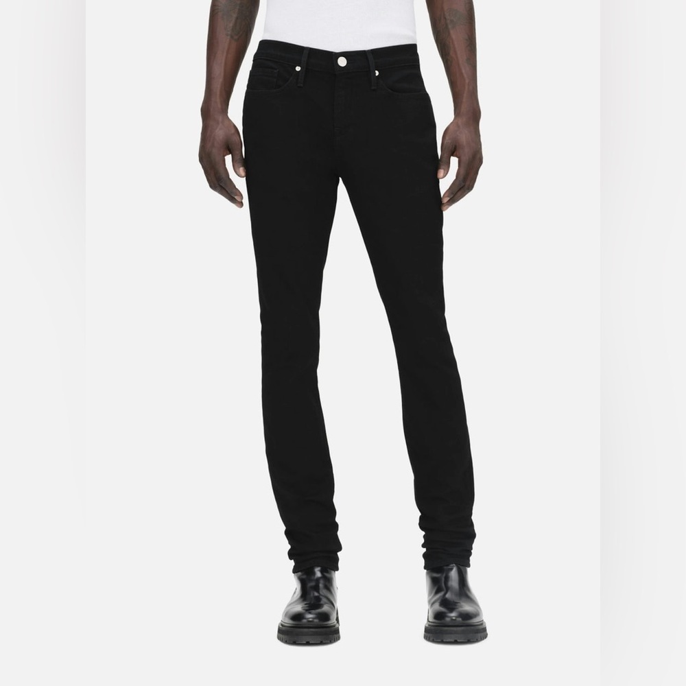 Mens FRAME jeans size 29” in Noir
RN 139021
CUT# 1750
STYLE: LMHK795
NOIR